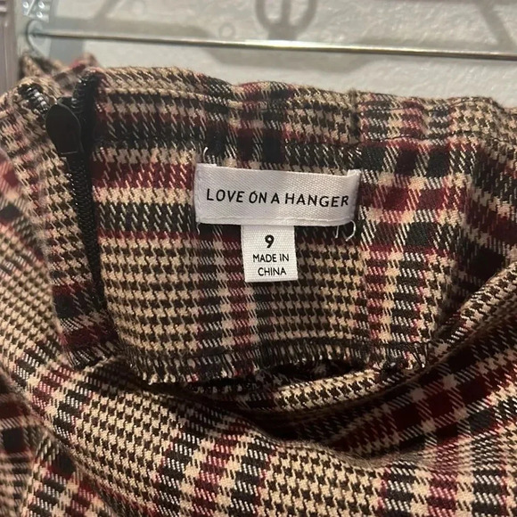 Plaid cute Love on a hanger juniors 9 mini skirt with little slits - Picture 5 of 6